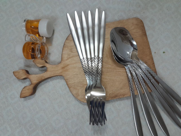 قاشق و چنگال ۶نفره اصل برند یونیک مدل اروپایی حک شده unique 6 pc