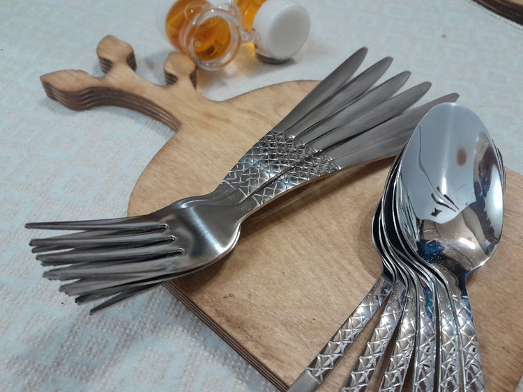 قاشق و چنگال ۶نفره اصل برند یونیک مدل اروپایی حک شده unique 6 pc