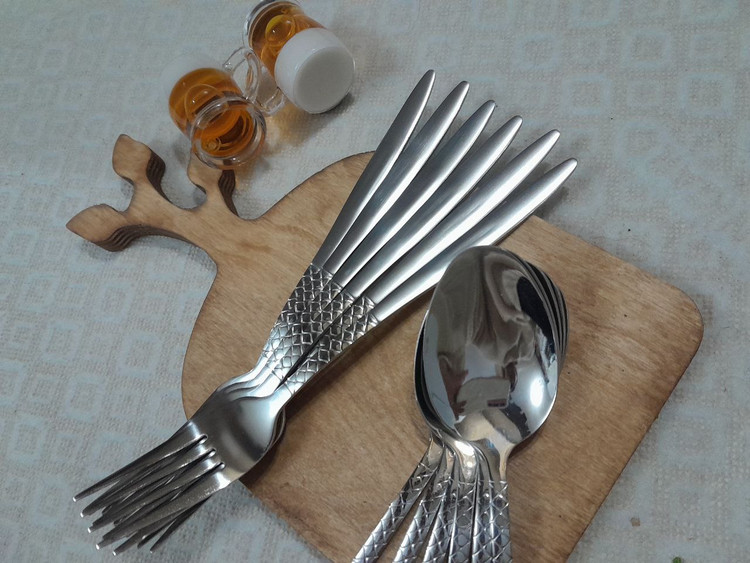 قاشق و چنگال ۶نفره اصل برند یونیک مدل اروپایی حک شده unique 6 pc