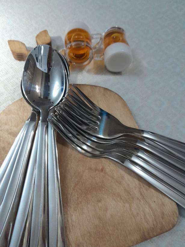 قاشق و چنگال ۶نفره اصل برند یونیک مدل ناخنی حک شده unique 6 pc