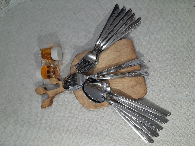 قاشق و چنگال ۶نفره اصل برند یونیک مدل ناخنی حک شده unique 6 pc