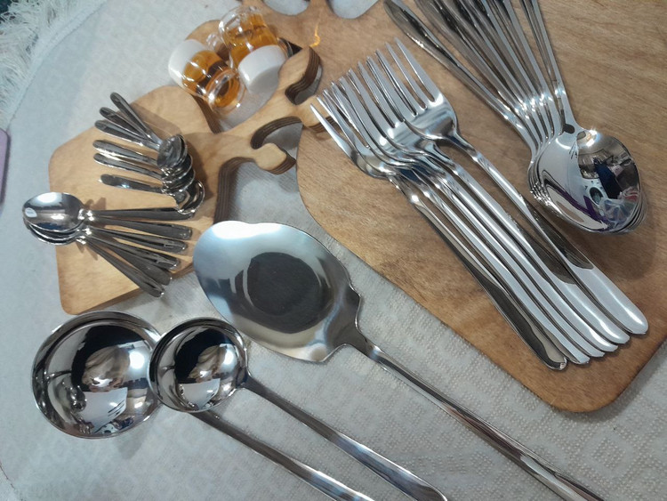 قاشق و چنگال ۶نفره اصل برند یونیک مدل ساده حک شده unique 6 pc