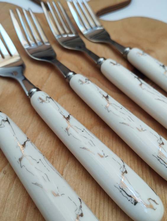 کارد و چنگال سرامیکی